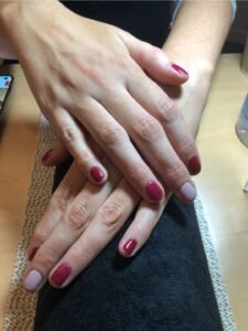 Glam nails - deep red sparkle nails for a special occasion