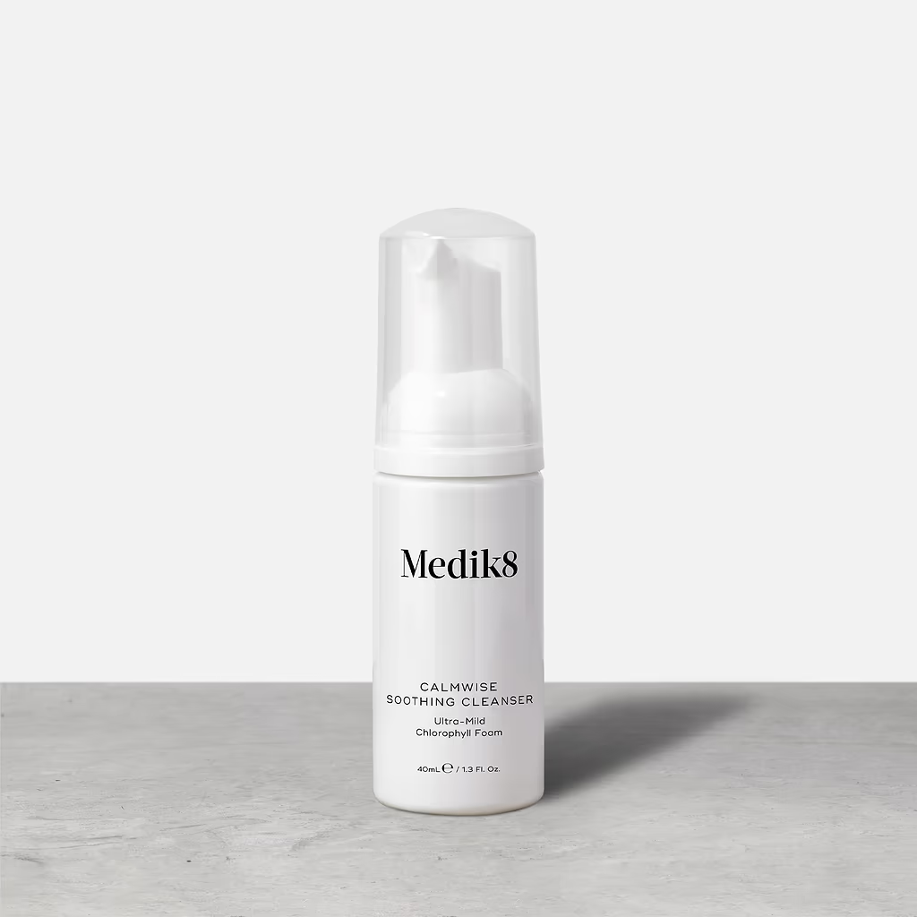 Calmwise Soothing Cleanser 06